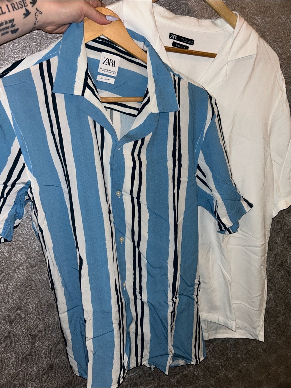 2 Zara Men’s Short Sleeve Shirts - Perfect for Summer